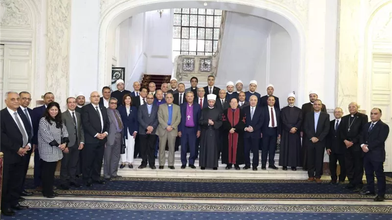 للتهنئة بعيد الفطر.. وزير الأوقاف يستقبل رئيس الطائفة الإنجيلية
