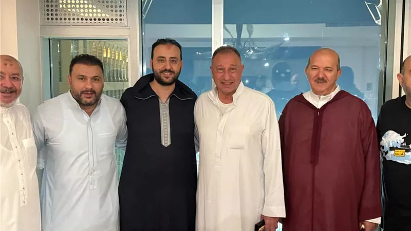 الخطيب وقطب والجارحي وزاهر وأبو زهرة في مأدبة الإفطار بمكة المكرمة