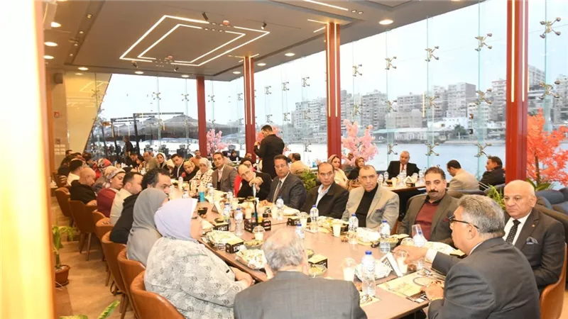 محافظ الدقهلية يلتقي بالصحفيين والإعلاميين في نادي المحافظة