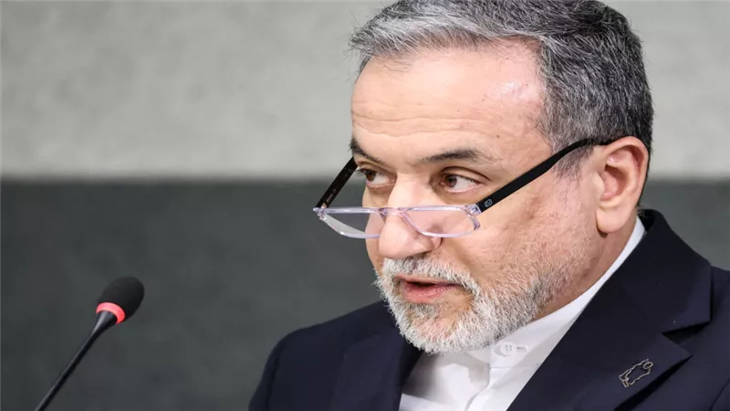 إيران مستعدة للسماح للسفن اليابانية بعبور مضيق هرمز