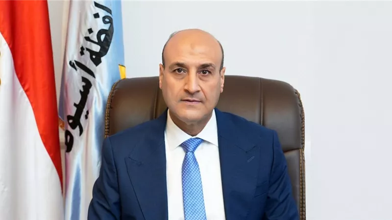 محافظ أسيوط يهنئ رئيس الجمهورية بمناسبة حلول عيد الفطر المبارك