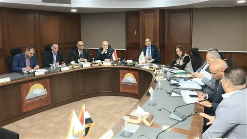 محافظ الجيزة يعقد اللقاء الأسبوعي مع المواطنين لبحث الشكاوى المقدمة