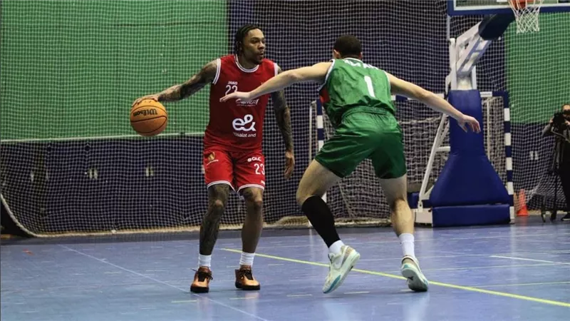الأهلي يواجه سبورتنج لحسم المتأهل لنصف نهائي دوري أليانز لكرة السلة 