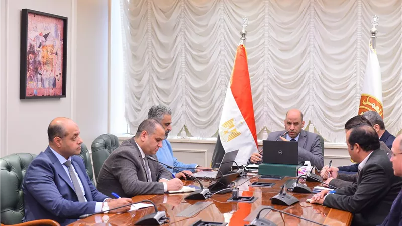 الوزير حسن رداد يهنئ العاملين في 