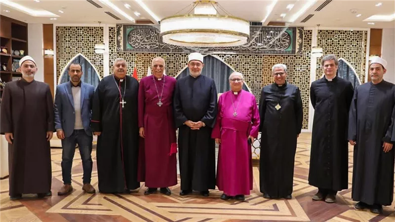 رئيس الكنيسة الأسقفية يهنئ المفتي بمناسبة عيد الفطر المبارك