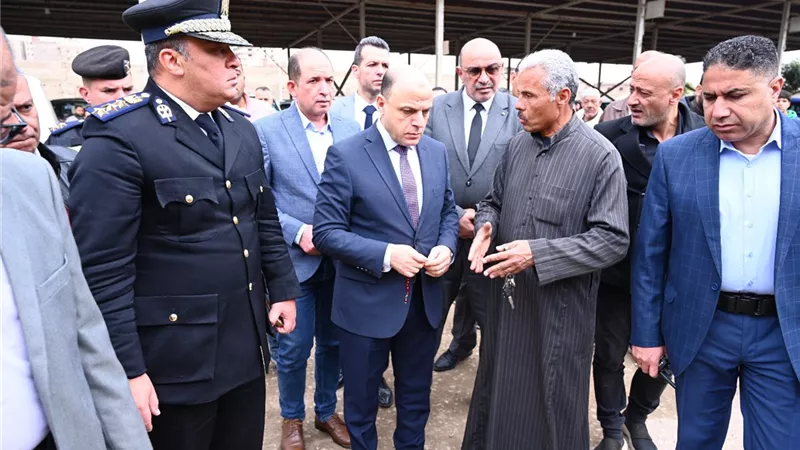 استعدادًا لعيد الفطر.. محافظ الغربية يتفقد موقفي الجلاء والجملة بطنطا  