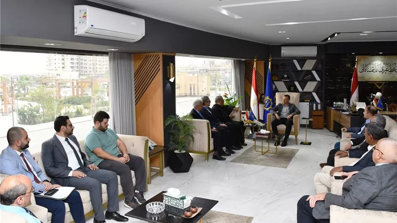 وفد الأقباط الإنجليين يقدم التهنئة لمحافظ أسوان بمناسبة عيد الفطر المبارك 