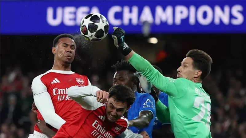 حارس ليفركوزن: لقب الدوري الألماني 