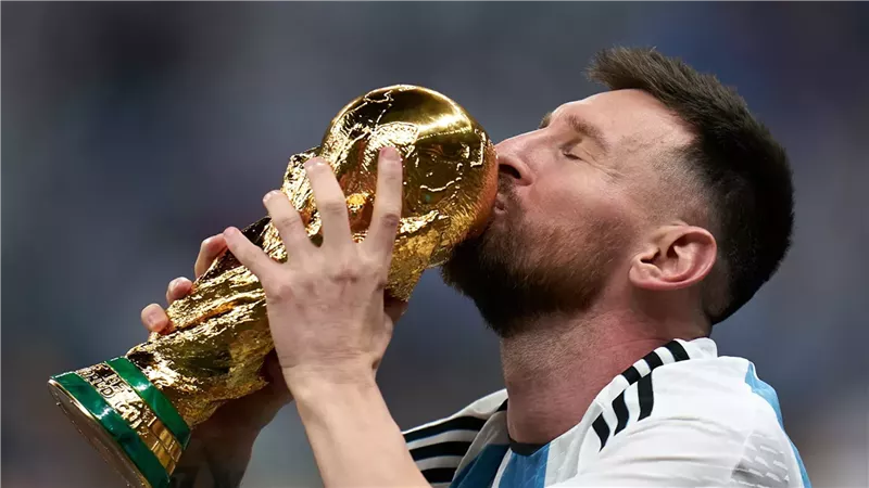 ميسي يشعل حماس الشعب الأرجنتيني قبل 3 أشهر من كأس العالم