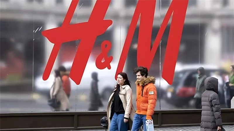 صناعة الملابس من الهواء.. H&M تحول ثاني أكسيد الكربون إلى أزياء 