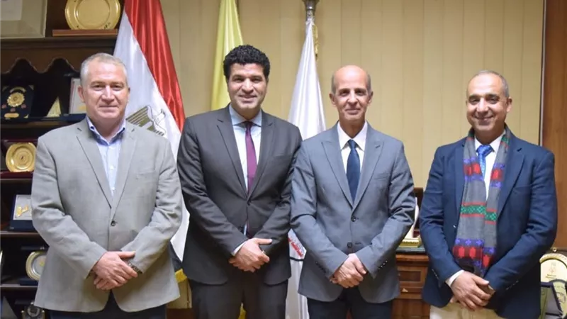 بحث إنشاء معمل متقدم بجامعة بني سويف لعلوم المواد وربطه بشبكات البحث العالمية