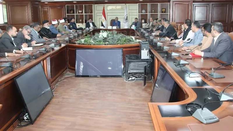 تفعيل خطط الطوارئ والمتابعة والنوبتجيات والرقابة ببنى سويف خلال عيد الفطر 