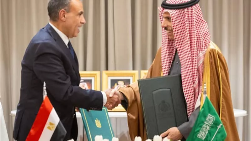مصر والسعودية توقعان اتفاقية للإعفاء المتبادل من تأشيرات الإقامة القصيرة
