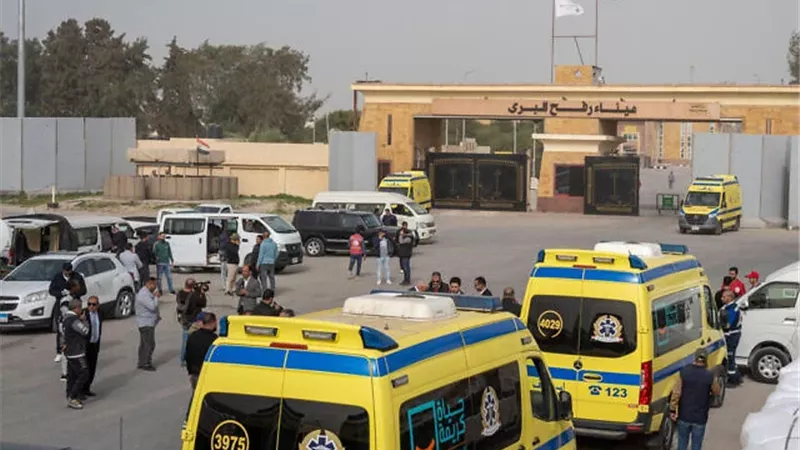 إعادة فتح معبر رفح بين غزة ومصر لأول مرة منذ بدء الحرب على إيران