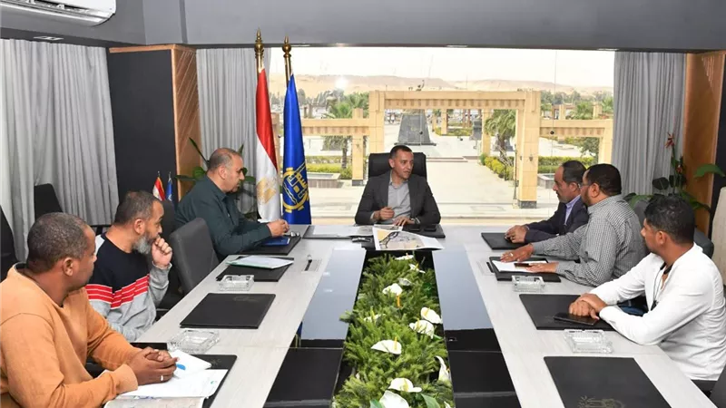 محافظ أسوان يشدد على تكثيف الجهود للإرتقاء بمنظومة المياه والصرف الصحى 