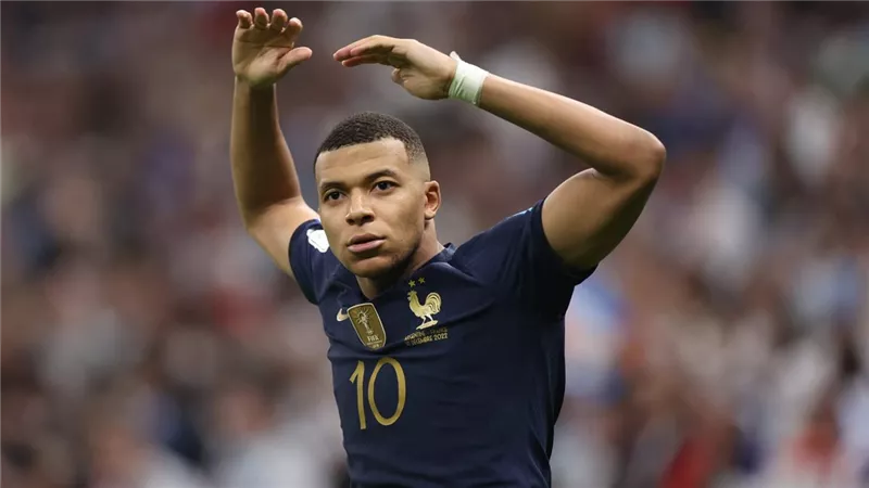 مبابي يقود قائمة منتخب فرنسا لمعسكر مارس استعدادًا للمونديال