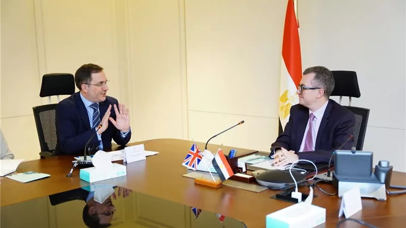 مباحثات مصرية بريطانية لتعزيز الاستثمار في مشروعات البنية التحتية