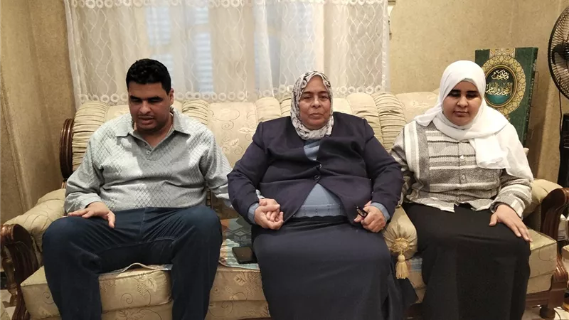 سوسن عبد الرحمن.. الأم المثالية بالسويس قصة كفاح وإصرار ملهمة للجميع 