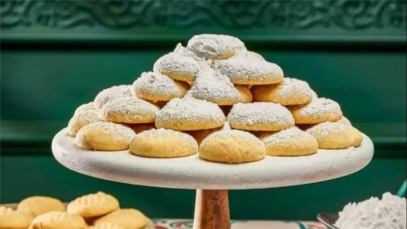 كعك العيد المصري لعيد الفطر … خطوات سهلة لتحضيرك في البيت 	