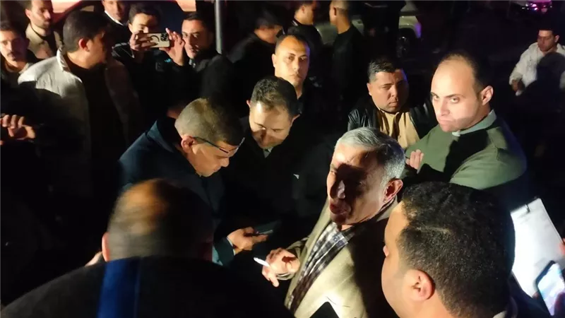 محافظ دمياط يتفقد موقع حريق مول جديد ويوجه بتقديم الرعاية للمصابين