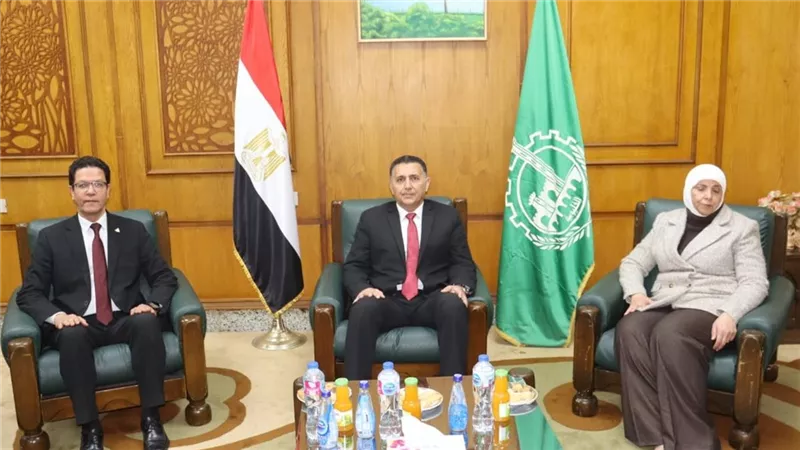 محافظ القليوبية يستقبل المهنئين بعيد الفطر من القيادات التنفيذية والنواب 
