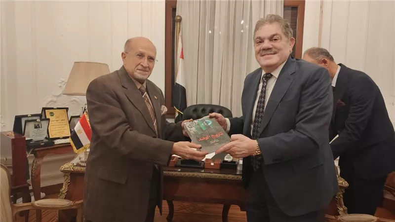 بمقر الوفد.. السيد البدوي يتكفل بتجهيز عيادة لخدمة المرضى بأحدث الأجهزة الطبية