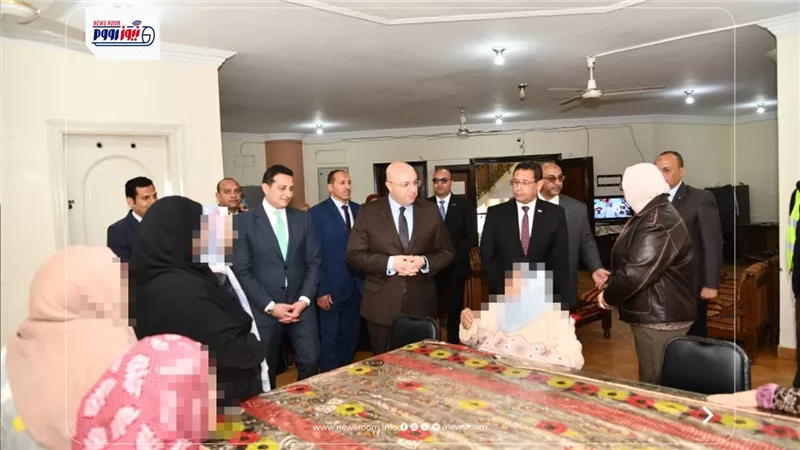 محافظ الفيوم يشارك المسنين احتفالهم بعيد الفطر المبارك