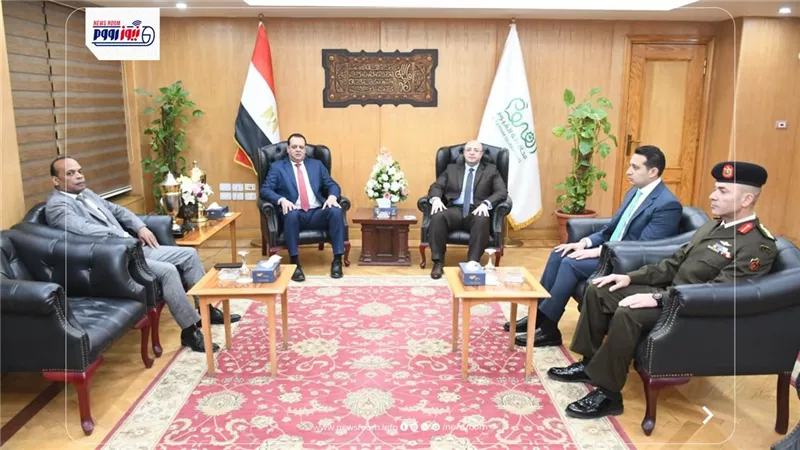 محافظ الفيوم يستقبل المهنئين بعيد الفطر المبارك بمكتبه 