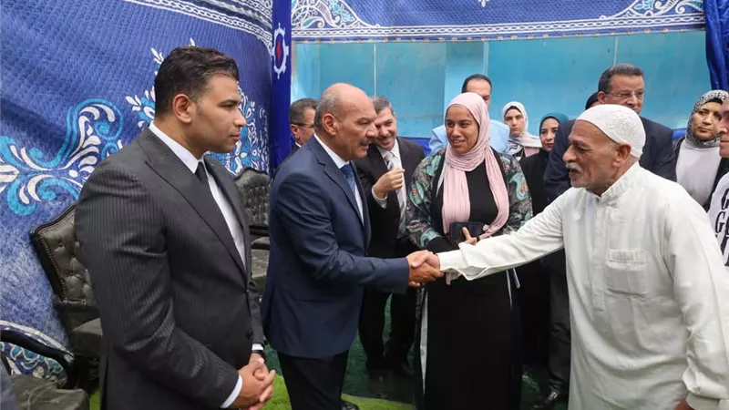 بدار المسنين بالملاحة محافظ السويس يتبادل التهاني   بمناسبة عيد الفطر المبارك