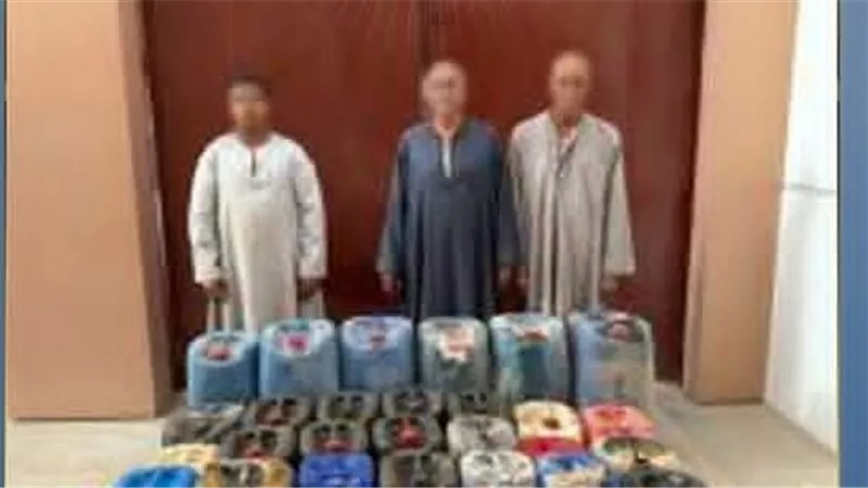 سقوط تاجر السولار في قبضة الأمن بأسوان.. ضبط 1800 لتر قبل بيعها بالسوق السوداء