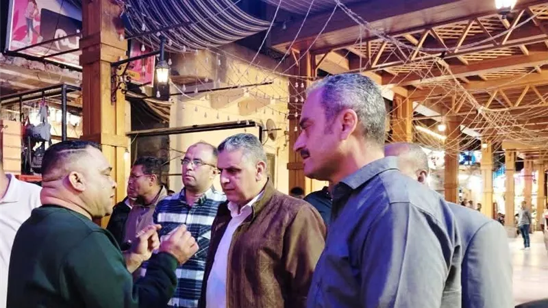 نائب محافظ أسوان: إجراءات رادعة حيال المخالفين بالسوق السياحي