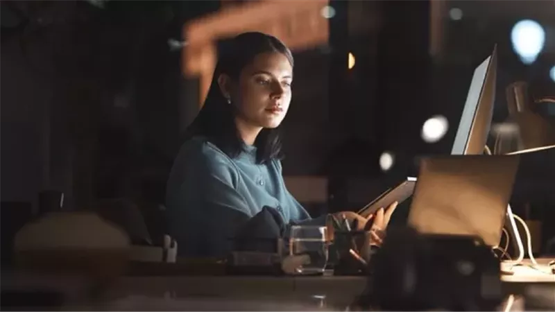 من بينها إجهاد الجسم الشديد.. الآثار الضارة للحرمان من النوم على الدماغ