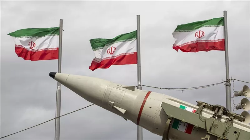 إيران تحذر من أن أي هجوم على سواحلها سيؤدي إلى إغلاق الخليج العربي بأكمله