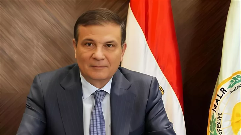 وزير الزراعة يتابع الجهود الميدانية لدعم المزارعين والمربين وإزالة التعديات..