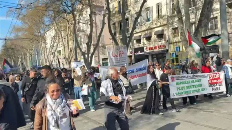 نيوز رووم يرصد: فرنسا تنتفض تضامنًا مع غزة والضفة الغربية بوقفات احتجاجية