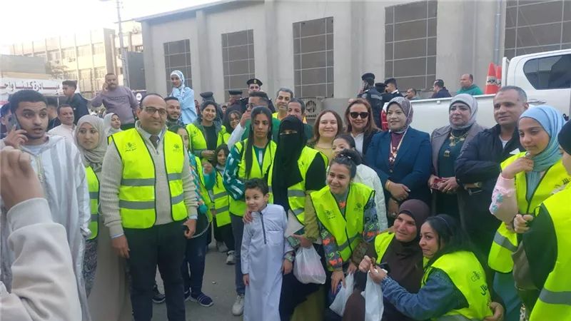 فيها حاجة حلوة .. هدايا القبطية الإنجيلية ترسم البهجة على أبناء بنى سويف 