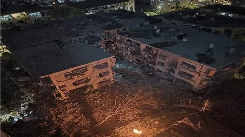 هيئة البث الإسرائيلية: الصاروخ الإيراني على عراد دمر حيًا بالكامل