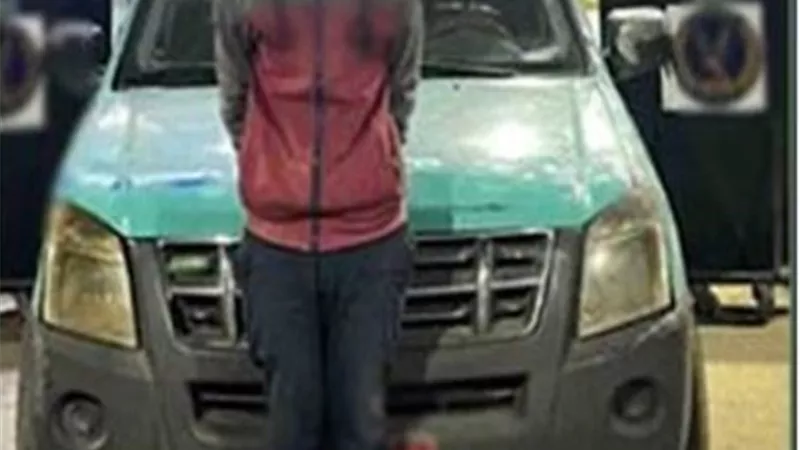 التحقيقات تكشف التفاصيل.. سقوط سائق نصف نقل عرض حياة المواطنين للخطر بالشرقية