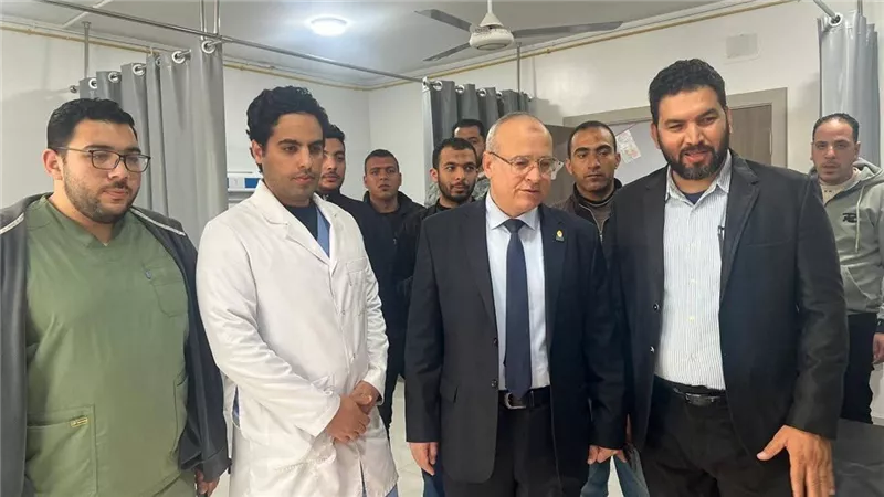عميد طب الأزهر بدمياط يؤكد توافر الأدوية والمستلزمات الطبية بمستشفى الجامعة