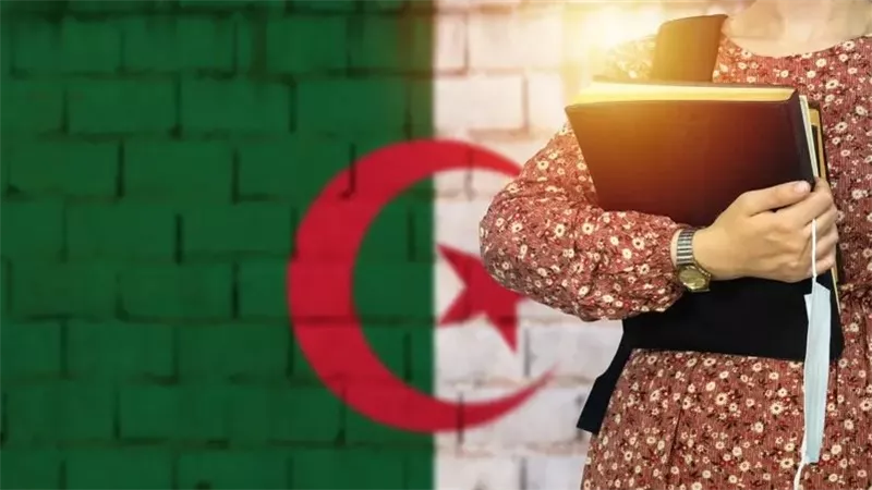 شككوا بقدراتهن.. حملة جزائرية تطالب بوقف الإساءة للمرأة العاملة والطالبة