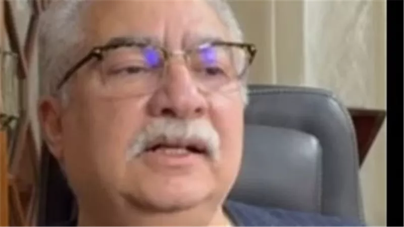 «لا علاقة لها بالسياسة».. إبراهيم عيسى يفتح النار على حكومة مصطفى مدبولي