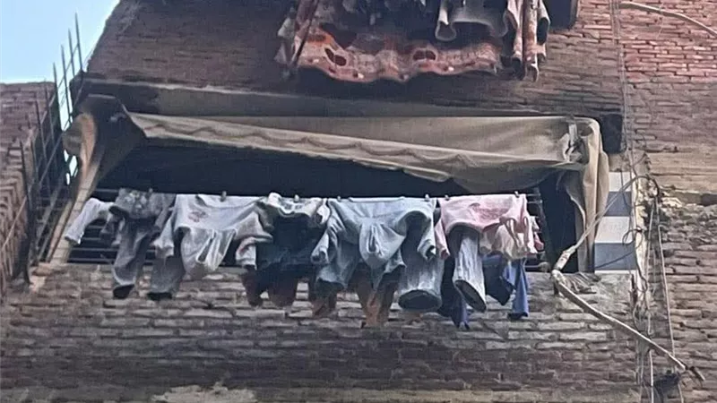 السيطرة على حريق شقة سكنية بحي الأربعين في السويس دون إصابات