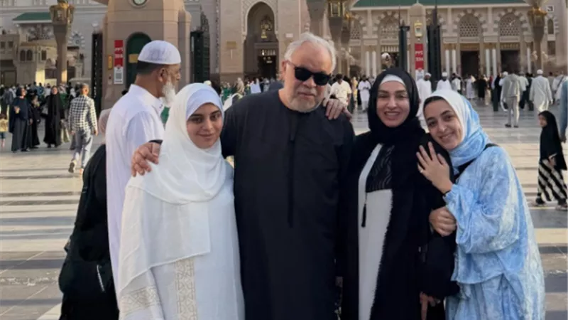 بعد انتهاء موسم رمضان 2026.. روجينا تؤدي مناسك العمرة برفقة عائلتها 