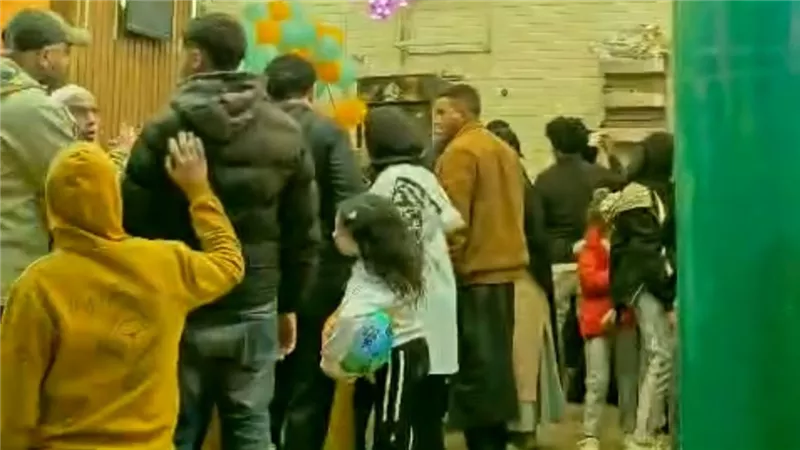 إقبال متزايد على محلات الكشري بالجيزة في أيام عيد الفطر| فيديو