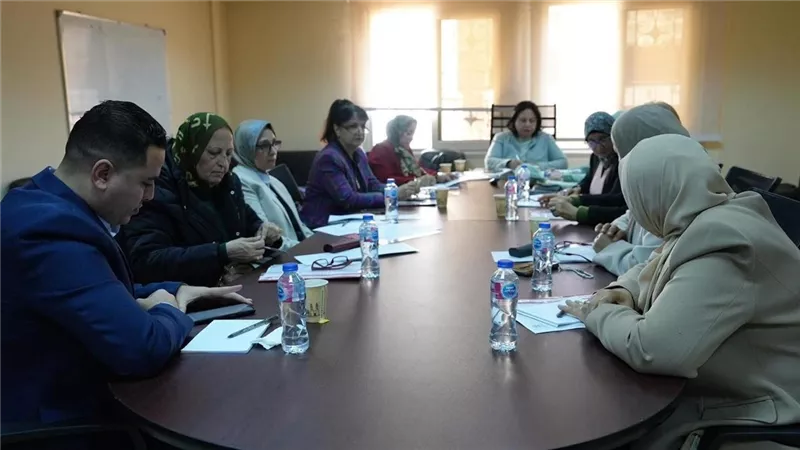 لجنة الصحة والسكان بالمجلس القومي للمرأة تعقد مائدة مستديرة حول رعاية وتمريض 