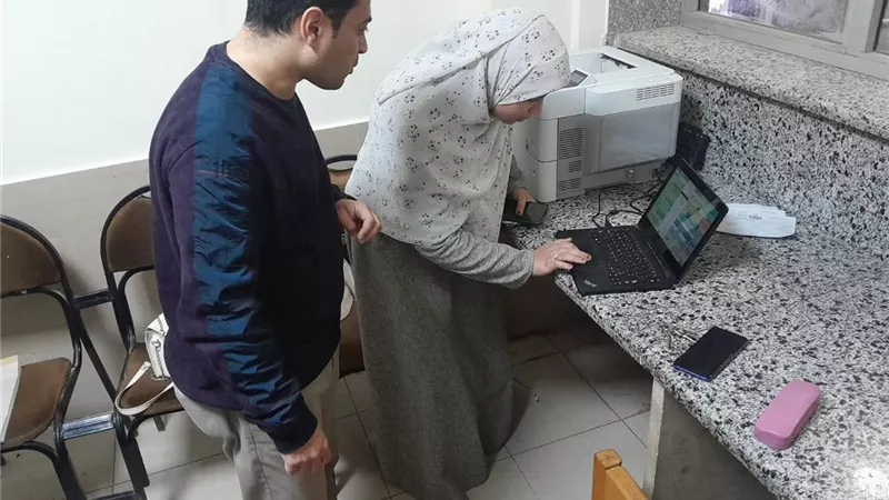 وكيل صحة دمياط يتابع انتظام العمل بالمستشفيات بعد انتهاء إجازة عيد الفطر