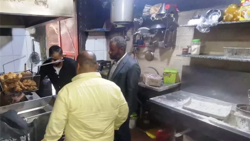 حملات مكثفة لضبط الأسواق والمخابز بأسوان تسفر عن تحرير 85  محضرا