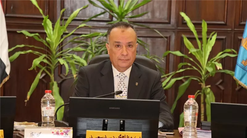 مجلس الدراسات العليا بجامعة الإسكندرية يناقش ضوابط الإشراف العلمي      
