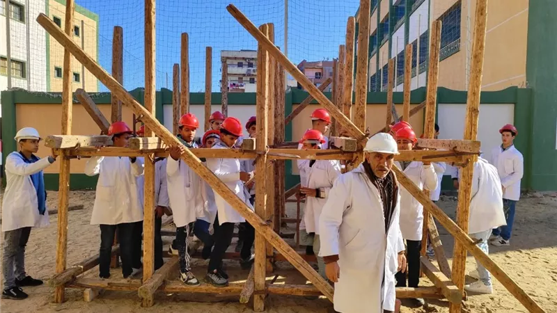 إصابة معلم بعد سقوطه من أعلى سقالة في تدريب عملي لطلاب مدرسة الزخرفية بالغربية