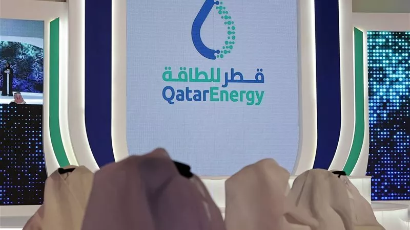 قطر للطاقة تعلن حالة القوة القاهرة على عقود الغاز المسال بعد هجمات صاروخية